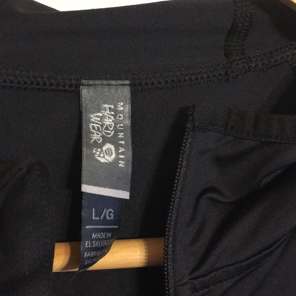 Mountain hardwear zip up - Picture 3 of 3